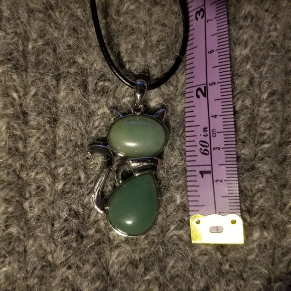 Copy - Green aventurine gemstone cat pendant, NWOT, silver plate, artisan unisex - Picture 3 of 5